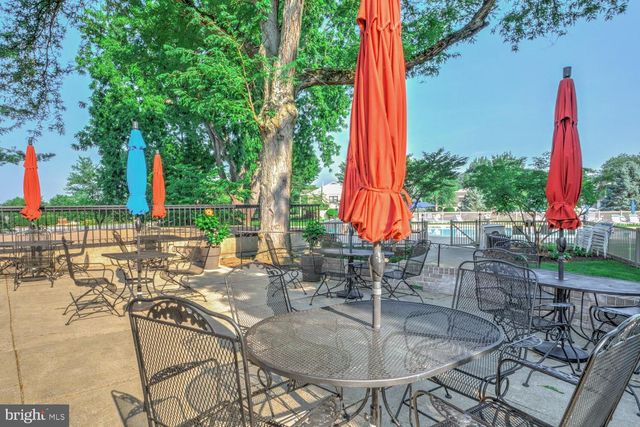 354 VALLEYBROOK DR, Lancaster, PA 17601