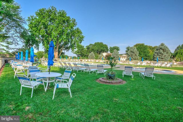 354 VALLEYBROOK DR, Lancaster, PA 17601