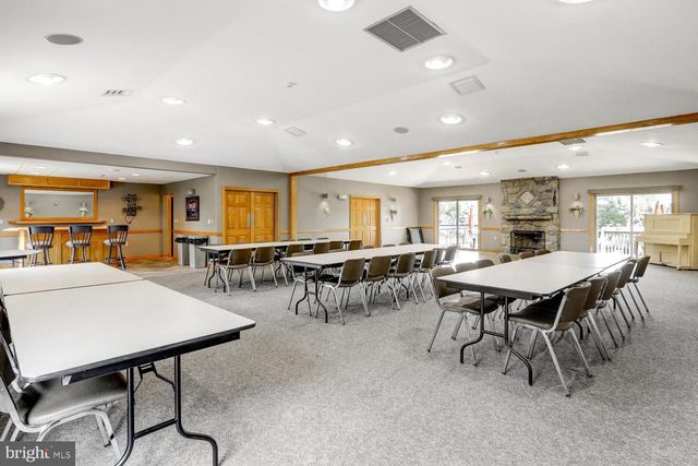 354 VALLEYBROOK DR, Lancaster, PA 17601