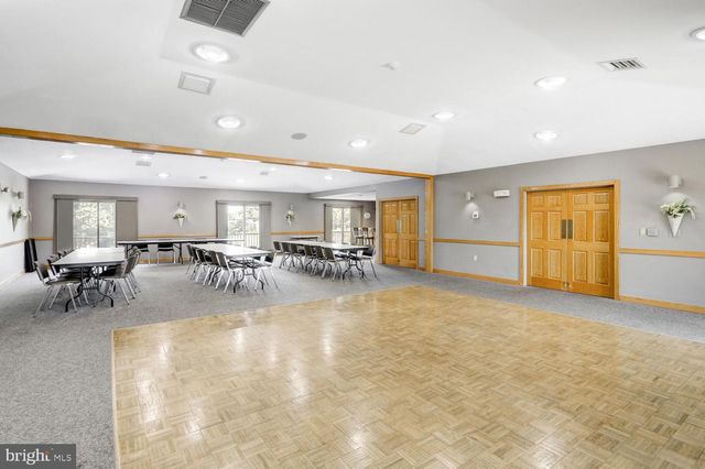 354 VALLEYBROOK DR, Lancaster, PA 17601