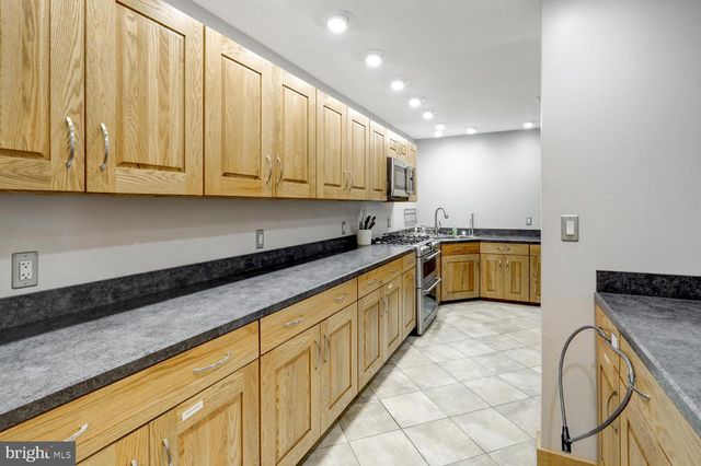 354 VALLEYBROOK DR, Lancaster, PA 17601