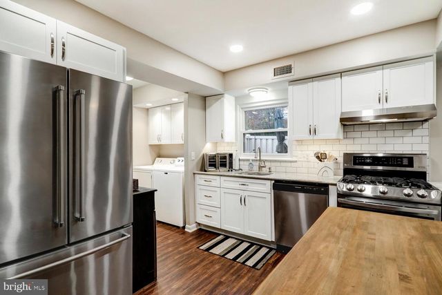 354 VALLEYBROOK DR, Lancaster, PA 17601