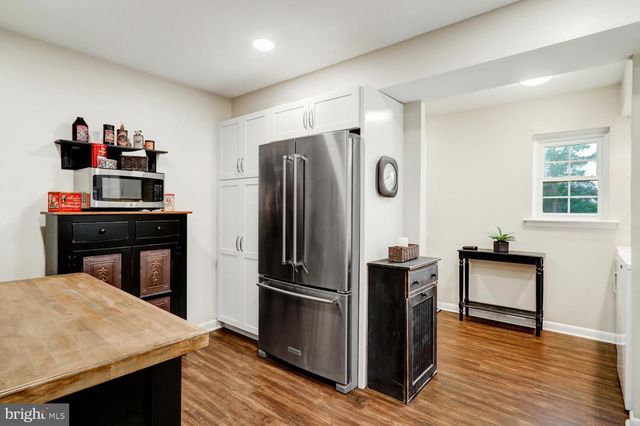 354 VALLEYBROOK DR, Lancaster, PA 17601