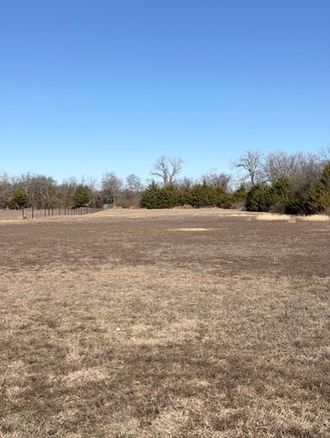 416 Private Road 452, Trenton, TX 75490