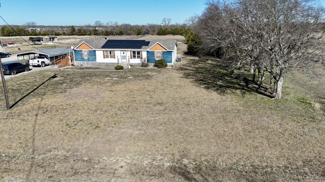 416 Private Road 452, Trenton, TX 75490