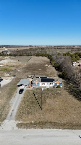 416 Private Road 452, Trenton, TX 75490
