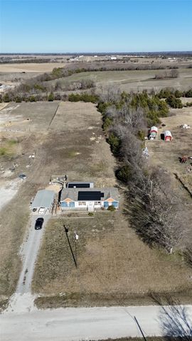 416 Private Road 452, Trenton, TX 75490