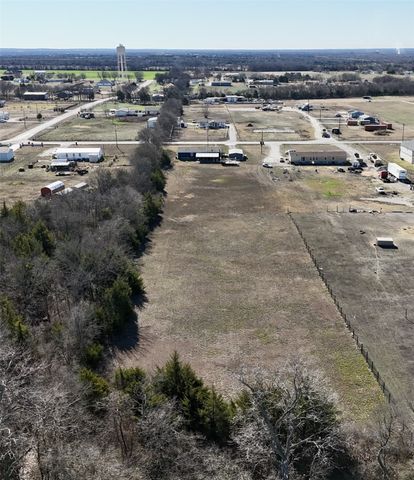 416 Private Road 452, Trenton, TX 75490