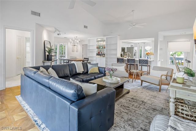 433 2nd ST S B-202, Naples, FL 34102