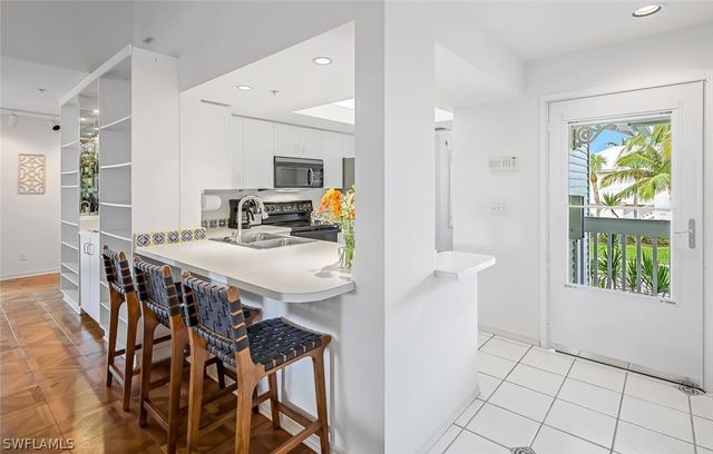 433 2nd ST S B-202, Naples, FL 34102