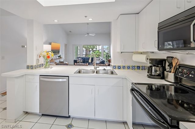 433 2nd ST S B-202, Naples, FL 34102