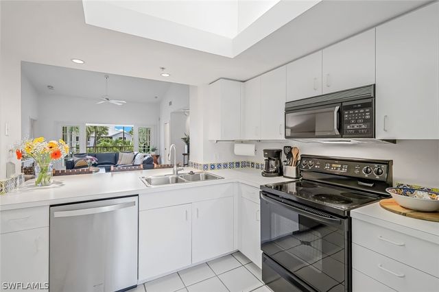 433 2nd ST S B-202, Naples, FL 34102