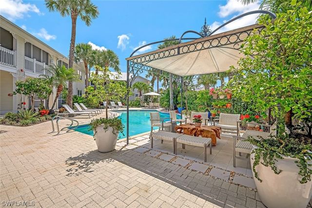 433 2nd ST S B-202, Naples, FL 34102