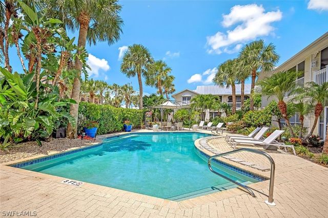 433 2nd ST S B-202, Naples, FL 34102