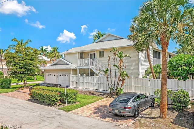 433 2nd ST S B-202, Naples, FL 34102