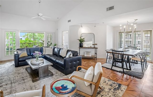 433 2nd ST S B-202, Naples, FL 34102