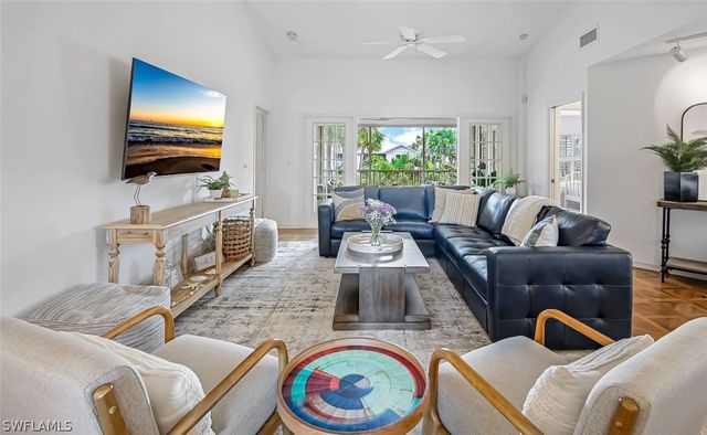 433 2nd ST S B-202, Naples, FL 34102