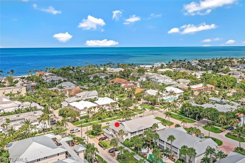 433 2nd ST S B-202, Naples, FL 34102