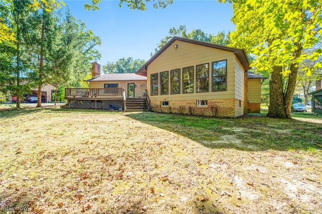 755 Blueberry Hill Drive, Canfield, OH 44406