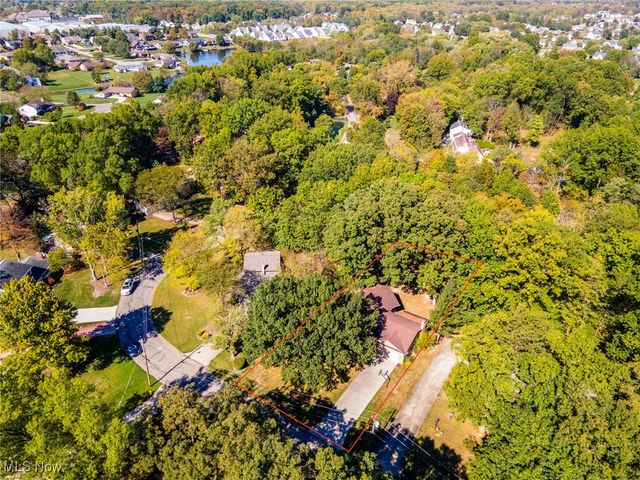 755 Blueberry Hill Drive, Canfield, OH 44406