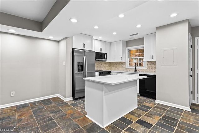 1777 TWIN BROOKS Drive, Marietta, GA 30067