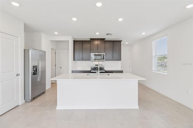 701 SPARTINA WAY, Lady Lake, FL 32159