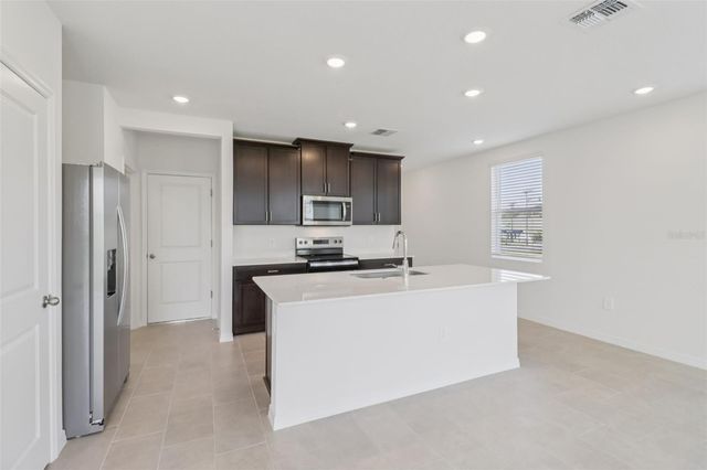 701 SPARTINA WAY, Lady Lake, FL 32159