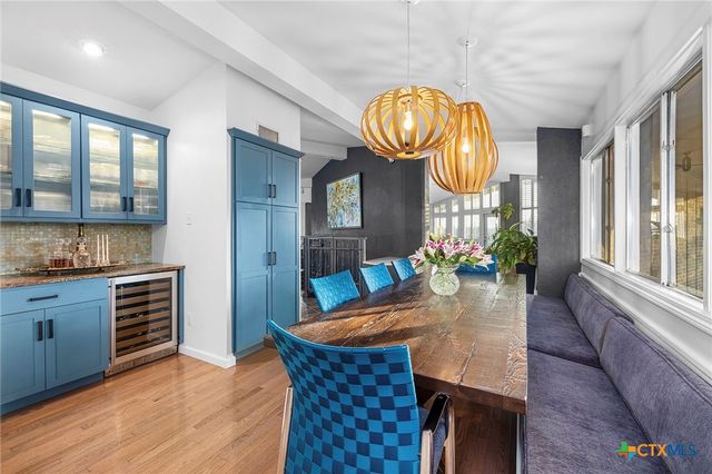 206 S Heideke Street, Seguin, TX 78155