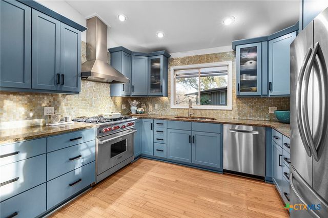 206 S Heideke Street, Seguin, TX 78155