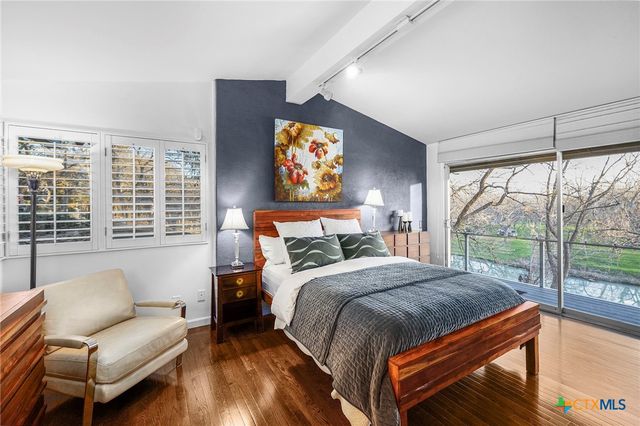 206 S Heideke Street, Seguin, TX 78155