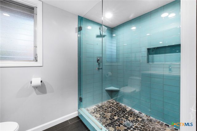 206 S Heideke Street, Seguin, TX 78155