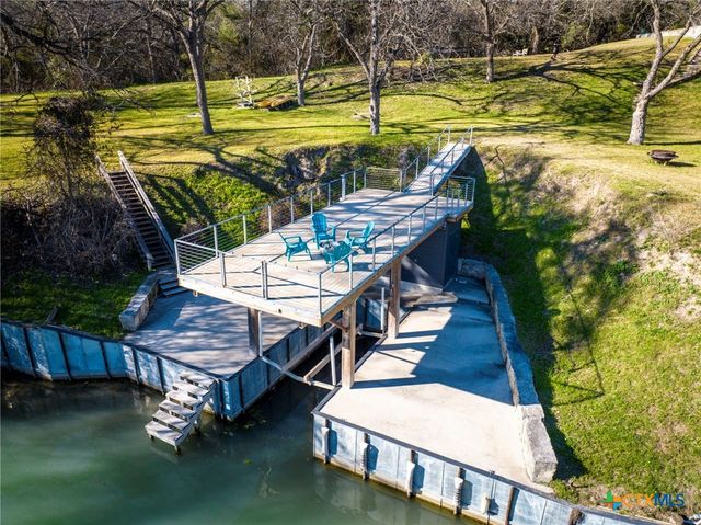 206 S Heideke Street, Seguin, TX 78155