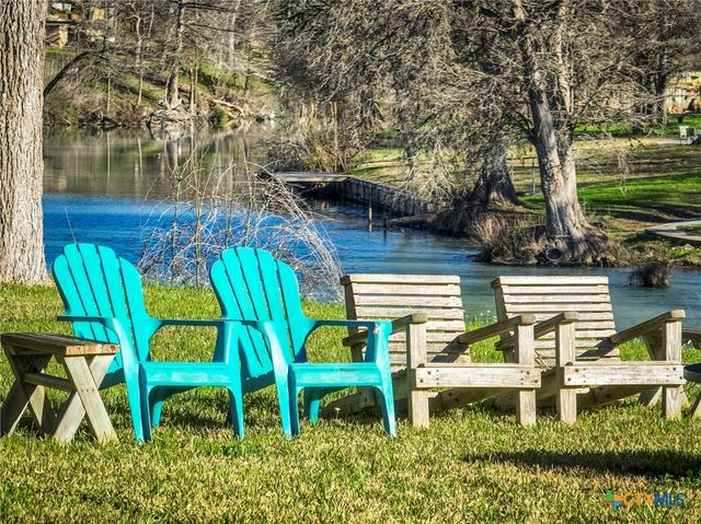 206 S Heideke Street, Seguin, TX 78155