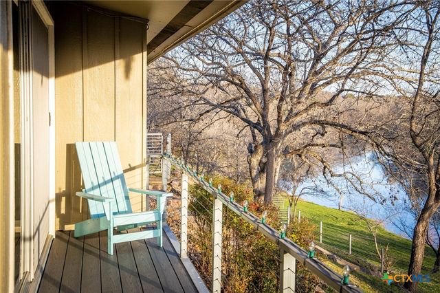 206 S Heideke Street, Seguin, TX 78155