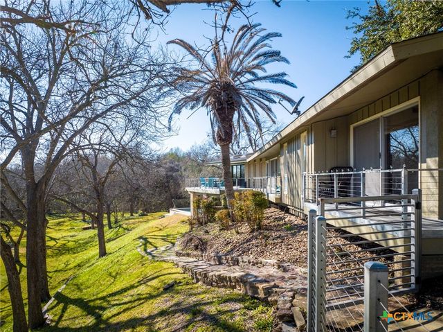 206 S Heideke Street, Seguin, TX 78155