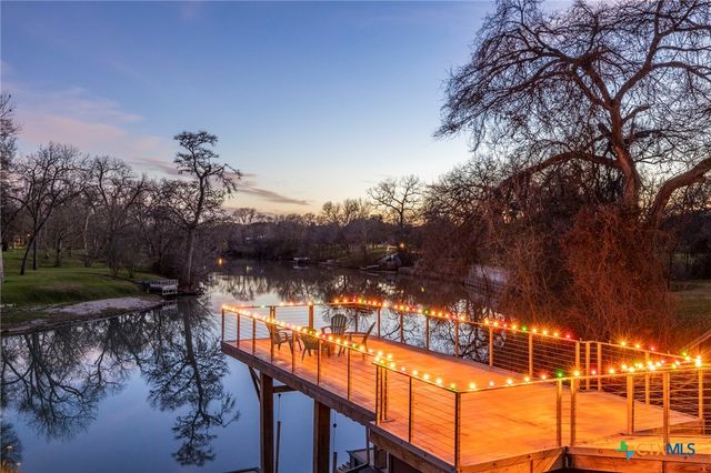 206 S Heideke Street, Seguin, TX 78155