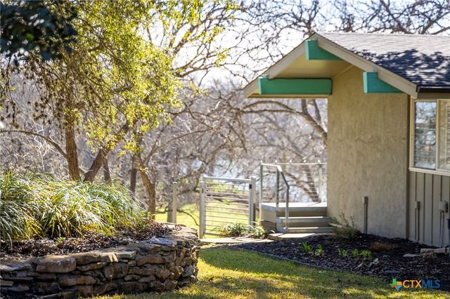 206 S Heideke Street, Seguin, TX 78155