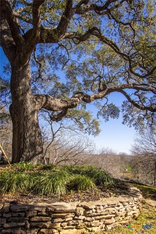 206 S Heideke Street, Seguin, TX 78155