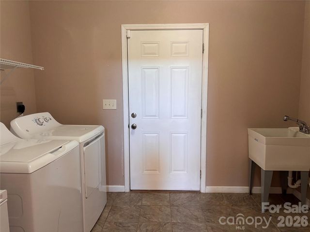 250 Duckett Cove Road, Waynesville, NC 28786