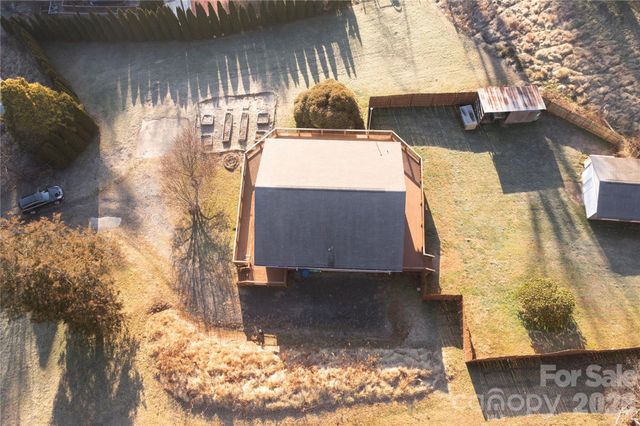 250 Duckett Cove Road, Waynesville, NC 28786