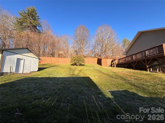 250 Duckett Cove Road, Waynesville, NC 28786