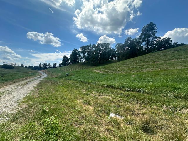 Tract 23 Hawk Landing Road, London, KY 40741