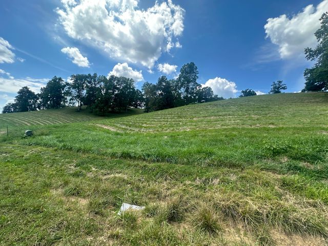 Tract 23 Hawk Landing Road, London, KY 40741