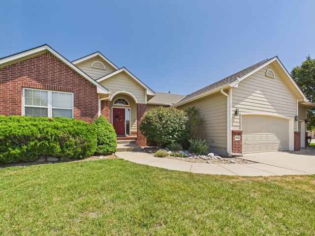 2350 N Castle Rock Ct, Wichita, KS 67228