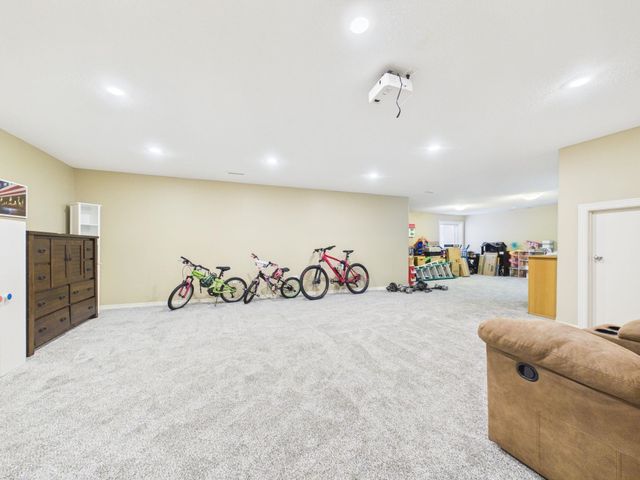 2350 N Castle Rock Ct, Wichita, KS 67228