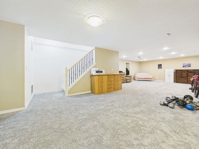 2350 N Castle Rock Ct, Wichita, KS 67228