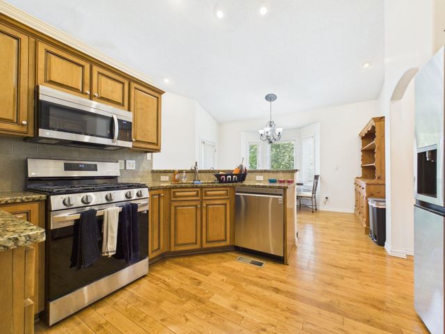 2350 N Castle Rock Ct, Wichita, KS 67228
