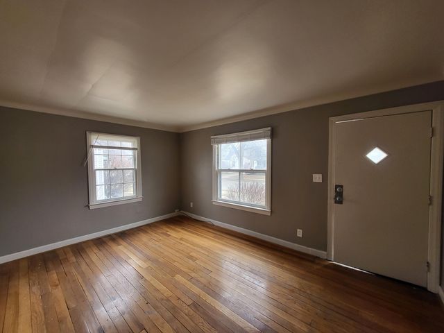 15335 Semrau Avenue, Eastpointe, MI 48021