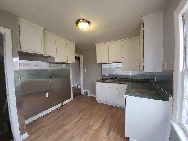 15335 Semrau Avenue, Eastpointe, MI 48021