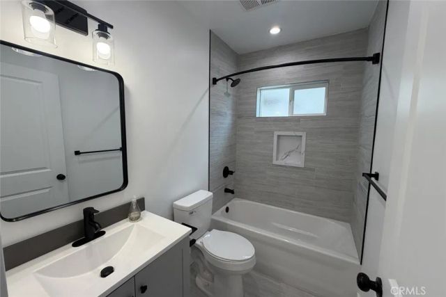 14018 Hubbard Street, Sylmar, CA 91342